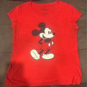 Disney Red Mickey Mouse women’s Tee brand new never worn Large